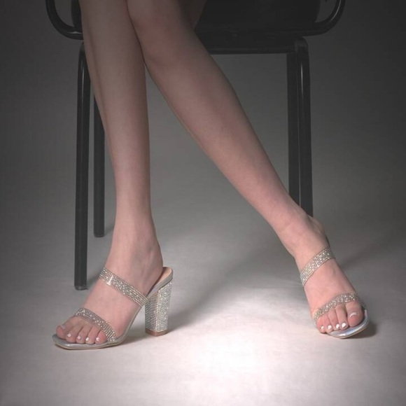 NWT LALA IKAI Women's Square Toe Heels, Sandals, Clear Straps With Rhinestones - Picture 6 of 15